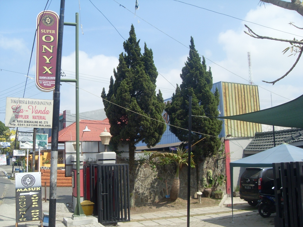 KERAJINAN MARMER GRANIT,ONYX TULUNGAGUNG MALANG
